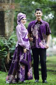 Hal ini telah jadi trend tuk digunakan oleh bermacam masyarakat di indonesia baik itu tuk ke kampus maupun kerja bahkan jalan jalan. 30 Desain Batik Songket Couple Modern Gaya Kreasi Masa Kini Enje Batik