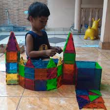 Contoh layout album foto u/ bayi atau anak kecil. Anggi Tha On Instagram Perpustakaan Ala Ala Dega Lbh Mirip Kastil Sih Yaa Tp Anak Kecil Ini Ngotot Ini Perpustakaan De Magnetic Tiles Kids Magnet Crafts