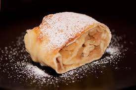 Apfelstrudel Nach Osterreichischer Art Rezept Was Esse Ich Heute Rezept Apfelstrudel Rezept Apfelstrudel Strudelteig