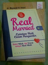 Penulis adalah sebutan bagi orang yang melakukan pekerjaan menulis, atau menciptakan suatu karya tulis. Sinopsis Dan Biografi Penulis Buku Real Married Kampoengngawi