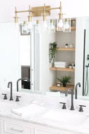 Even traditional and a little bit of farmhouse work well together. Small Farmhouse Bathroom Ideas With A Minimalist Touch