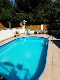 Find images of swimming pool. Sunny Apartment With Swimming Pool Prag Tschechische Republik Preise 2020 Agoda