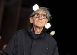 Il musicista siciliano ha segnato con la sua musica, prima sperimentale, poi più popolare, ma sempre di grande qualità, gli ultimi decenni. Xjz2xjt9wibqbm