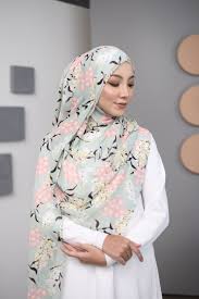 Warna hijab apa saja si yang gampang untuk mix and match sama warna baju lain? Tips Mix Match Bila Pakai Tudung Warna Hijau Tuliphijab