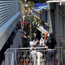 Un porter che si occupa delle forniture di generi alimentari è finito contro un. Zg6ivtipk Moim