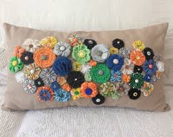 47 отметок «нравится», 2 комментариев — embellishments for the home (@embellishments4home) в instagram: Pillow Embellished With An Assortment Of Handmade Flowers Fabric Flowers Diy Fabric Flowers Diy Fabric