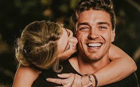 TIL Denzel Washington refuses to kiss White Women