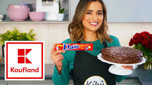 Backpulver4 ei(er)4 el, milch3 el kakao für den belag:500 ich habe die daim torte von almondy nachgebacken daim besteht aus karamell und vollmilchschokolade. Torten Rezept Schwedische Daim Torte Selbst Backen Kikis Kitchen Youtube