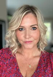 Sonya MacDonald /Over 40 Makeup/Skin (@contouring.therapist) • Threads, Say  more