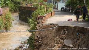 Nepal: Deadly landslides, flash floods ...