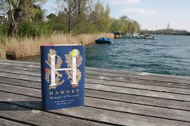 His father was a successful local businessman and his mother was the daughter of a landowner. 22 Wer War Die Frau Hinter William Shakespeare Hamnet Von Maggie O Farrell Die Buch