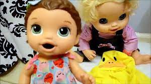 Before giving your baby her first tub bath, wait until her umbilical cord falls off, which usually happens ten to 14 days after birth. Baby Alive Swimming In The Bath Tub Baby Alive Bath Tub Wth Baby Go Bye Bye Baby Alive Videos Video Dailymotion