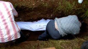 Merhaba, 5 şub 2019 tarihinde konu dışı kategorisinde yaprak0135 tarafından oluşturulan mezara neden çi̇çek konur başlıklı konuyu okuyorsunuz. Huseyin Gozeten In Cenaze Videosu Youtube