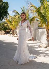 Sie können zwischen langen oder kurzen brautkleidern, strandhochzeitskleidern, brautkleidern in übergrößen. Hochzeitsgasse Brautmode Und Anzuge Fur Ihre Hochzeit