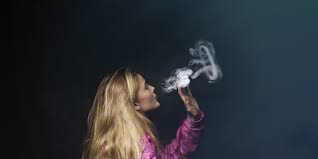 Vape tricks have become something of a viral phenomenon online. 9 Easy To Learn Vape Tricks That Will Make You Look Like A Pro
