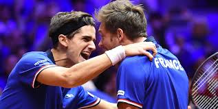 На открытом чемпионате франции по теннису пришло время финала. Pierre Hugues Herbert L And Nicolas Mahut Celebrate Their Victory Over Ivan Dodig And Mate Pavic In The Doubles Rubber A Result Keeping France Alive In The Davis Cup Final Getty Images