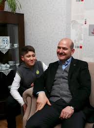 Dönem ak parti trabzon milletvekili, 24 haziran 2018'de yapılan 1994 yılında sigortacılık sektöründe faaliyet gösteren bir aile şirketi kuran süleyman soylu evli ve iki çocuk. Suleyman Soylu En Twitter Bizleri Hanelerinde Misafir Eden Karakaya Ailesi Ne Misafirperverlikleri Ve Hossohbetleri Icin Tesekkur Ediyoruz