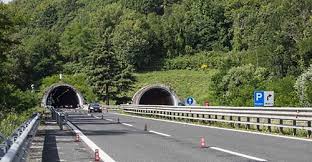 At 754 km, it is the longest italian autostrada, running parallel to autostrada adriatica a14. Sull Autostrada A24 Viene Riaperta La Galleria Di Roviano Terre Marsicane La Voce Della Marsica