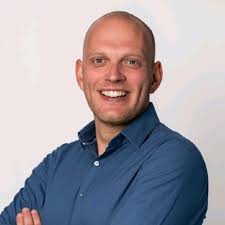 👋 Maak kennis met Ard! Storemanager van Sikkens IJsselmonde — en niet  zomaar een filiaal, maar het allereerste Sikkens Snelcenter van Nederland.  Met bijna 23 jaar ervaring bij ons, waarvan 21 jaar…