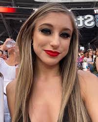 Savannah Parker's Instagram, Twitter & Facebook