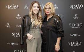 Check spelling or type a new query. Sara Carreira A Vida Apos O Divorcio Dos Pais A Minha Mae E Tudo Para Mim E A Pessoa Que Esta Sempre La Impala