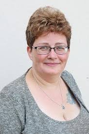 Amazon.com: Myrna's Submission (Doms of Chicago): 9781530101412: Trace,  Dakota: Books