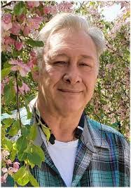 Mickey Garrett's Instagram, Twitter & Facebook