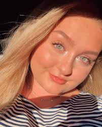 Gracie Langley's Instagram, Twitter & Facebook