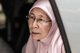 Dato' seri datin seri dr. Biar Apa Pun Yang Datang Setiaku Hingga Hujung Nyawa Dr Wan Azizah Pesona Pengantin