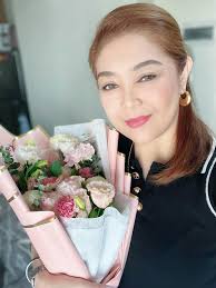 Getting older means knowing more about the world and caring less about what  the world thinks 😊 So let's all be Grateful 🙏🏻❤️ Let's grow old  Gracefully & Graciously ❤️🥰 @highlight