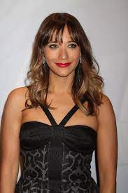 30 Celebrities With Surprising College Degrees Best Life Rashida Jones Thick Hair Styles Beauty