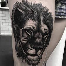 Najskuteczniejszą metodą usuwania tatuażu jest laseroterapia. Tatuaz Lew Udo Przez Parliament Tattoo