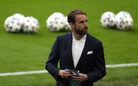 По завершенні ігрової кар'єри — футбольний тренер. Oumqjfeor Eebm