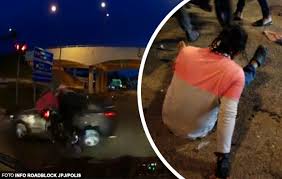 Gambar lamou kereta sebelum dan selepas. Video Kereta Langgar Lampu Merah Rider Food Panda Jadi Mangsa The Reporter
