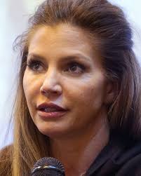 Charisma carpenter has accused popular director and producer joss whedon of bullying and harassment on the set of buffy the vampire slayer. Buffy Actress Charisma Carpenter Alleges Abuse From Joss Whedon Gma