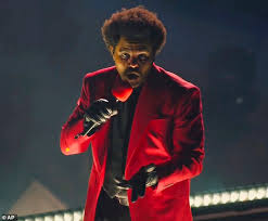 30, but one of the most memorable moments of the broadcast was his performance 300 metres above manhattan — and in front of an impressive display of fireworks. The Weeknd Opens Mtv Vmas With A Towering Rooftop Performance Of His Hit Song Blinding Lights In Nyc Daily Mail Online