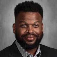 Larry Kinnard's Instagram, Twitter & Facebook