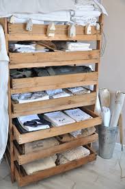 Dressing Realise Avec Un Ancien Legumier En Bois Dressing Diy Recyclage Meuble Legumier Legumes Dressing Idee Deco Recup Objet Decoration Idees De Decor