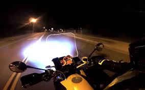 Ini merupakan jenis lampu yang paling terang pada mobil, karena menggunakan rangkaian dioda pada lampu, tidak lagi menggunakan filamen. Tips Otomotif Lampu Led Vs Halogen Vs Xenon Ini Plus Minusnya