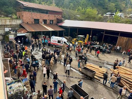 Zonguldak'ın Gelik beldesinde, özel bir maden ocağında meydana gelen elim  kazayı derin bir üzüntüyle öğrendim. Yer altında büyük bir emek ve  fedakârlıkla çalışan madenci kardeşlerimizin yaşadığı bu a