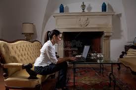 Dan pada kesempatan kali ini, saya ingin memberikan 8. Wanita Duduk Di Sofa Dengan Laptop Gambar Unduh Gratis Foto 501456593 Format Gambar Jpg Lovepik Com