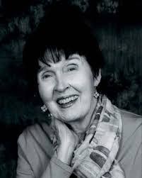 Bettie Robbins's Instagram, Twitter & Facebook