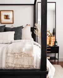 The soft minimalism of this bedroom design blends beautifully with the neutral color palette of peace and quiet. 23 Beautiful Neutral Bedroom Design Ideas