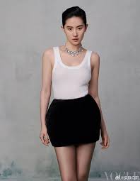 劉亦菲罕有大尺度性感相曝光「裸背入鏡」側面胸型若隱若現