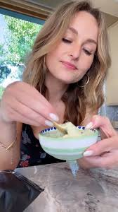 This white bean dip is the Italian version of hummus, and in our opinion,  it's tastier! 😉 The Cannellini beans give it a lovely rich & nutty flavor  and the creamy texture of the dip perfectly ...