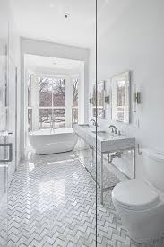 Give Your Bathroom Timeless Appeal With An All White Colour Scheme Also How Smart Is That Fl Modern White Bathroom White Bathroom Bathroom Inspiration Modern