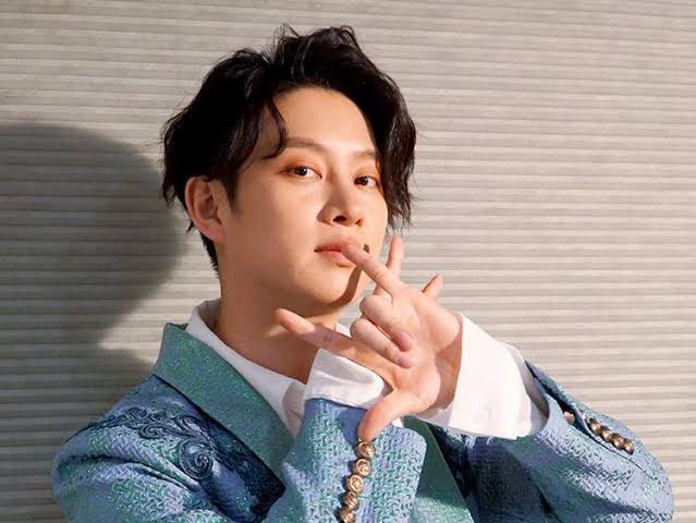 Label SJ đính chính tin đồn Heechul rời nhóm - Saostar.vn