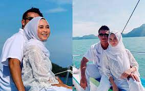 The actress' fiance has denied his relationship with his kuala lumpur, oct 18 — the fiancé of actress intan najuwa has denied their relationship is on the rocks following a cryptic message posted on his. Myartis Com Myartis My Artis Foto Intan Najuwa Zul Ariffin Basah Lencun Tersebar