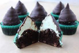 Mint Chocolate High Hat Cupcakes Mint Chocolate Cupcake Cakes Food
