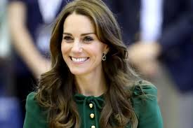 Kate middleton has been living in the public eye for more than a decade and the whole time she's just been so here are the duchess of cambridge's top health tips, so you can steal them for yourself. Kate Middleton In Diesem Outfit Sah Sie Prinz William Zum Ersten Mal Brigitte De